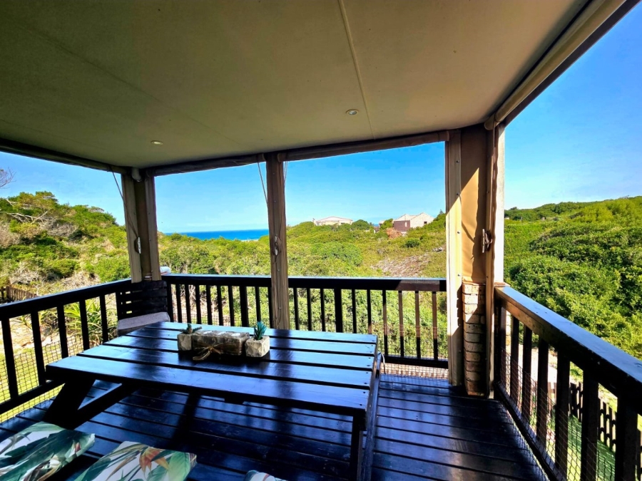 4 Bedroom Property for Sale in Paradise Beach Eastern Cape